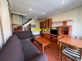 Miete Zweistöckige Wohnung in Centro. Duplex en alquiler en casco urbano, 2 dormitorios.