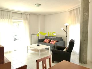 Miete Zweistöckige Wohnung in Centro. Duplex en alquiler en casco urbano, 3 dormitorios.