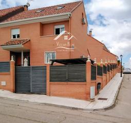 Casa adossada  Del valle. En seseña