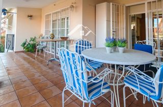 Casa adossada  Pedro salinas. Un hogar para disfrutar del espacio, la tranquilidad y la vida e