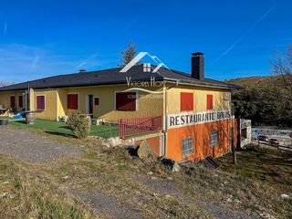 Chalet  Calderon de la barca. Finca con bar y viviendas en cruz verde madrid