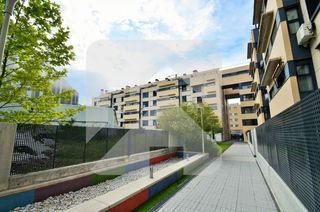 Location Appartement  Calle dali. Oportunidad!!!!!! alquiler amueblado con garaje