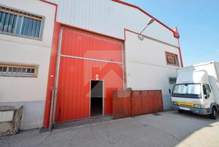 Fabrikhalle en Altos del Olivar-El Caracol. Oportunidad !!  nave de esquina con patio construida en 2007