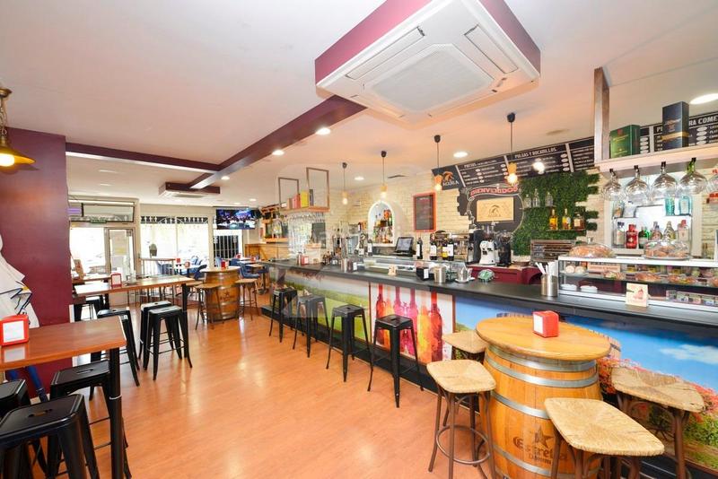 Foto 7a7b402a-40c4-4d9d-bc7d-aba2abd005c2. Local comercial  con barrestaurante en Valdemoro