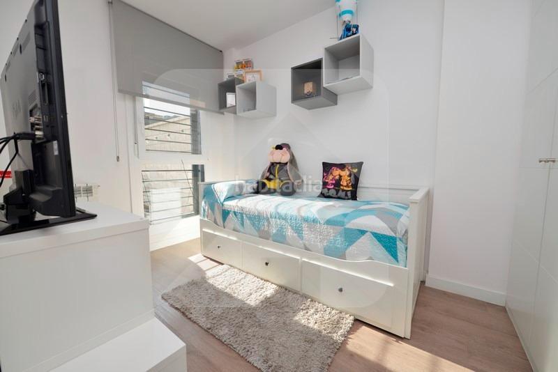 Foto 48827c4d-1159-42bf-a2af-896900be5cab. Casa a schiera con riscaldamento parcheggio piscina in Valdemoro