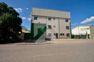 Industrial building  Avenida de las canteras. Excepcional nave industrial independiente con 2 puentes grúa
