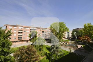 Appartement  Calle de formentera. Estupendo piso de 3 dormitorios con terraza y vistas al parque,