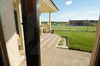 Country house  Extrarradio. Finca hipica cerca de madrid