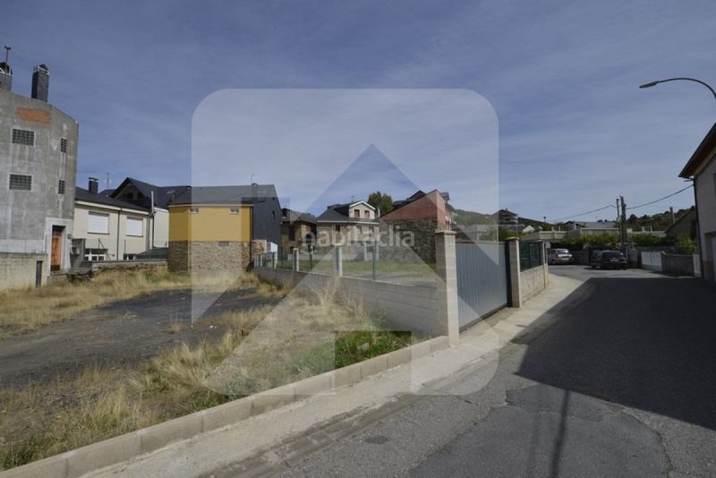 Foto 7caaaf25-9db8-4dec-88a2-08938eb2040d. Terreny residencial a calle candelas-lb a Fabero
