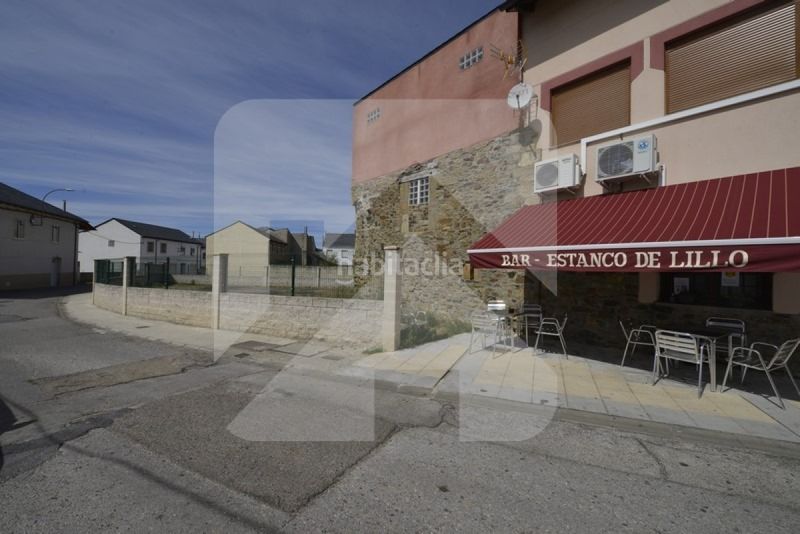 Foto 82f1611f-a016-415d-a9c2-7f165eb37066. Terreny residencial a calle candelas-lb a Fabero