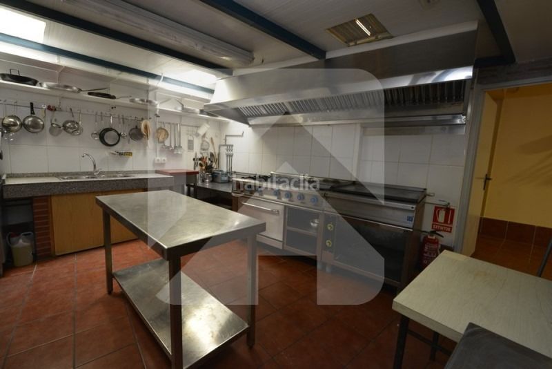 Foto bbf45e93-61c3-43b3-93b9-e2f9194e2950. Affitto locale commerciale in calle candelas-lb 28 in Fabero