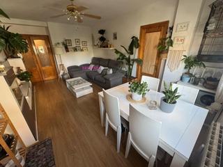 Etagenwohnung en Veredillas. 4 dormitorios en residencial orbasa!!!