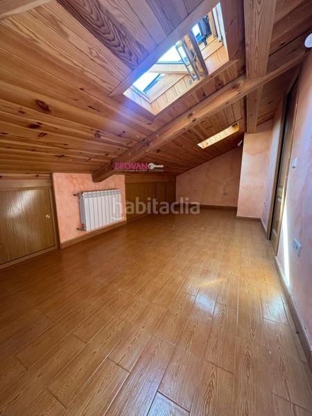 Foto b6e1ff07-e875-4fdf-a025-e825e2689874. Casa amb calefacció a Virgen del Rosario Torrejón de Ardoz