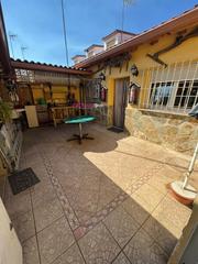 Haus in Virgen del Rosario. Casa reformada en dos alturas con patio!!!