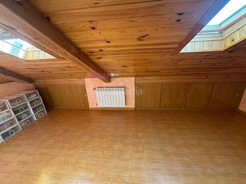 Foto fe0571e7-6682-4f9f-b26e-b2d385fb9013. Casa amb calefacció a Virgen del Rosario Torrejón de Ardoz