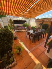 Casa adossada en Rinconada. Chalet adosado en nueva rinconada con 3 dormitorios, 2 baos y a