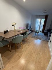 Etagenwohnung en Ensanche. Dos dormitorios, dos ba�os, garaje, trastero y piscina!!!