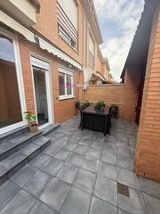 Maison jumelée à Ensanche. En el ensanche chalet adosado con instalacion de 9 placas solare