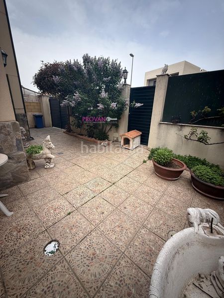 Foto 5f8f14fb-3c66-493a-b664-955006dd43fe. Casa aparellada amb calefacció aparcament piscina a Loeches