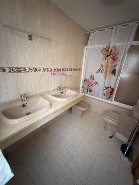 Foto 6da2beba-ce0e-47bb-9622-c56416543228. Casa aparellada amb calefacció aparcament piscina a Loeches