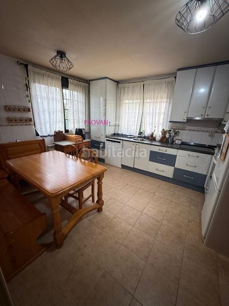 Foto d5de845d-4849-45a2-a15c-51bbc19d0c9d. Casa aparellada amb calefacció aparcament piscina a Loeches