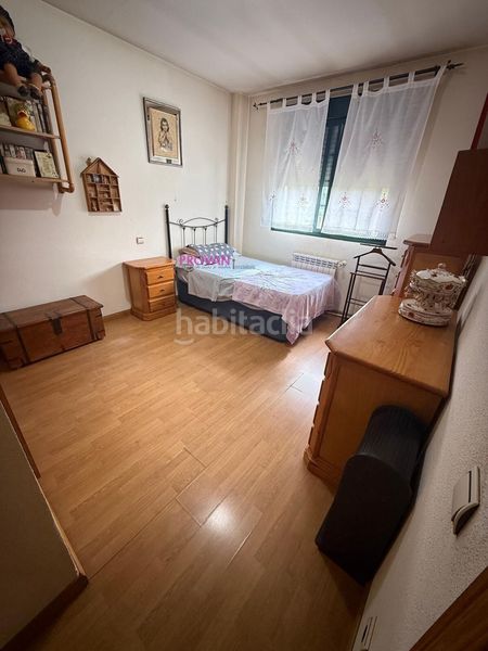 Foto fbae6af4-9755-49dc-aee3-baf83d0b4425. Casa aparellada amb calefacció aparcament piscina a Loeches