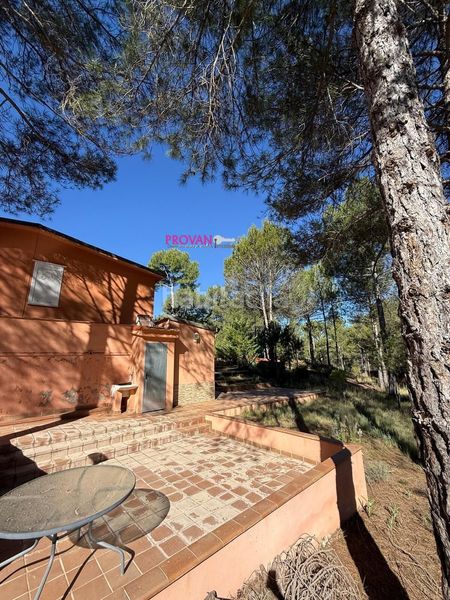 Foto a902a0bf-604c-4a23-bd1e-31e6e32bf67b. Casa acogedora y exclusiva casa urbanizacion valdenaya en Trillo