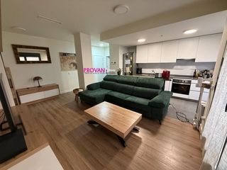 Ground floor in Saucar - Zarzuela. Luminoso  y amplio piso en planta baja,  con 2 dormitorios, 2 ba