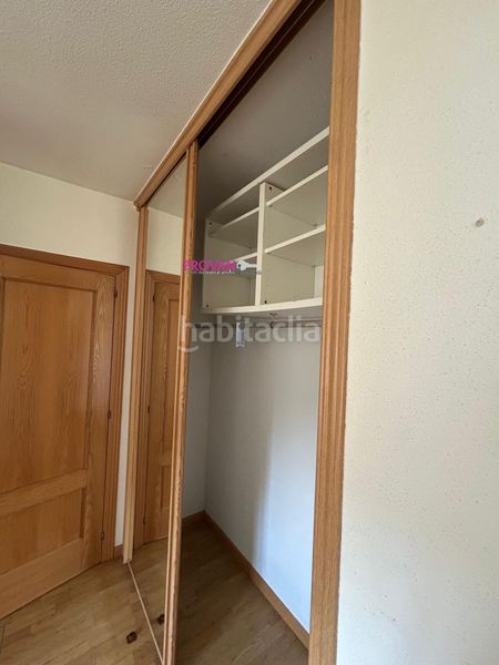 Foto ba68c9d8-f096-4733-a915-ec479d2193a5. Casa amb aparcament a Galápagos