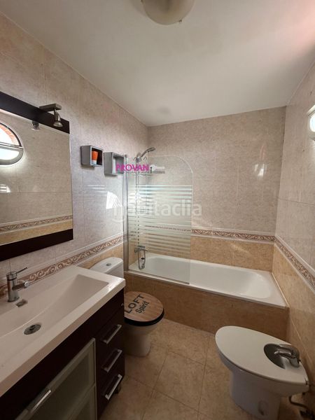 Foto c0547a71-385d-4624-95bc-d442caacb3a5. Casa amb aparcament a Galápagos