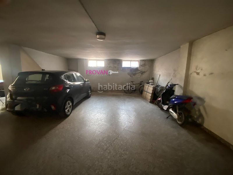 Foto 19e3bc76-1025-44e6-9558-599e6628cb65. Aparcament cotxe a Petrer