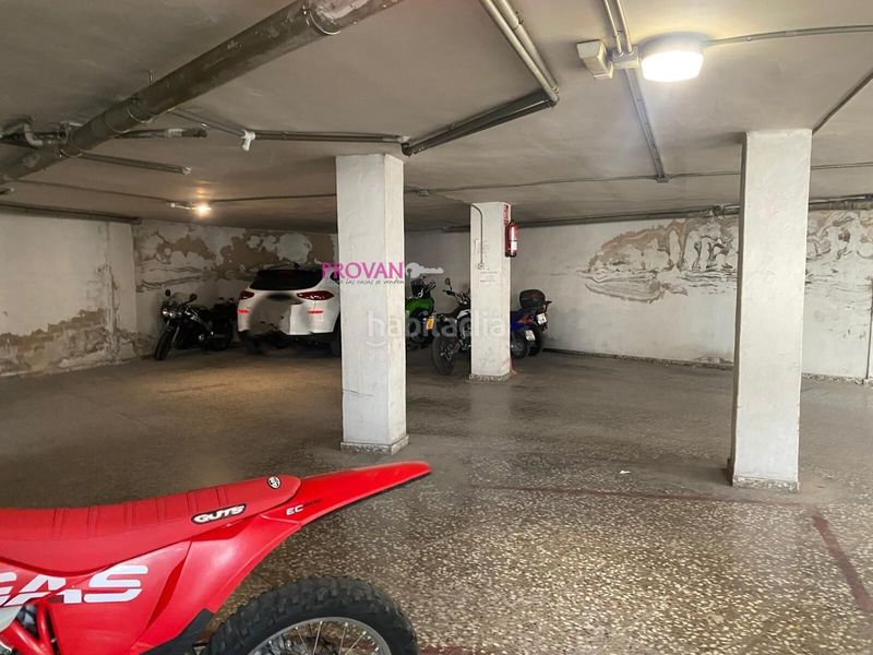 Foto 1ff3cee3-32dd-463f-a13a-b3d589bb6dc9. Aparcament cotxe a Petrer