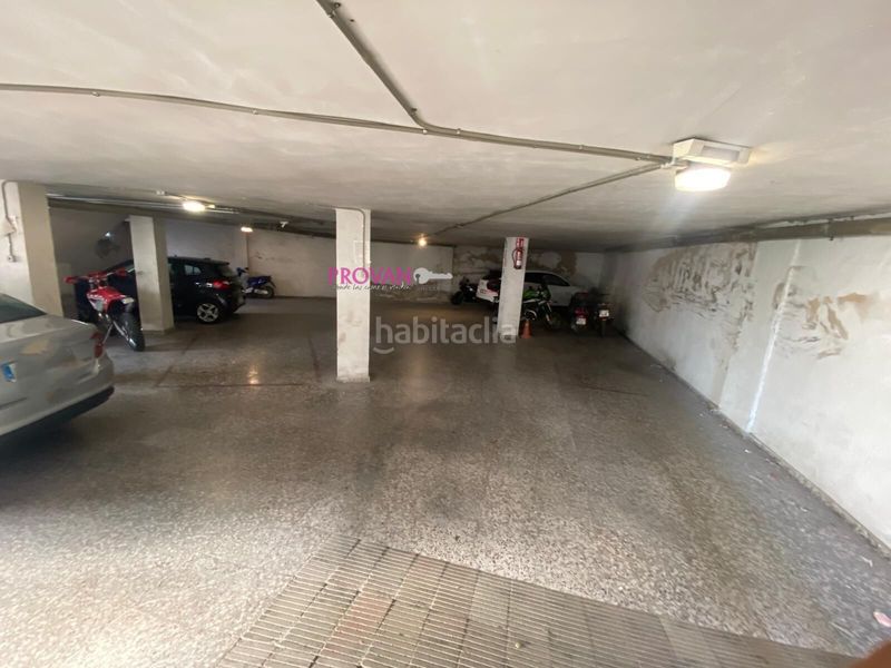 Foto f4913f22-7d5f-4924-b0de-2f30c1dc6496. Aparcament cotxe a Petrer