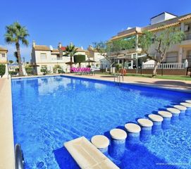 Haus in Villamartín-Las Filipinas. Luminoso  chalet  pareado en orihuela costa , 3 dormitorios dobl