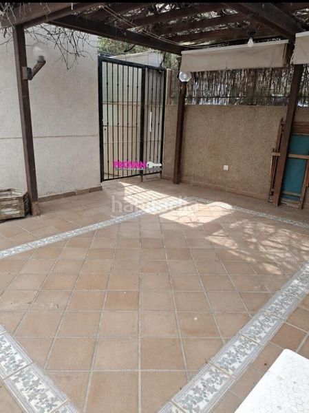 Foto ce473ea6-6e9c-4f04-8729-977766489d12. Casa amb aparcament piscina a Villamartín-Las Filipinas Orihuela
