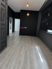 Lloguer Local Comercial a Virgen del Rosario. Local comercial en alquiler con tres salas y baño  adaptado