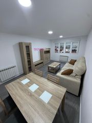 Miete Etagenwohnung in Barrio de las Fronteras. Piso reformado en alquiler con 3 dormitorios y ascensor !!!