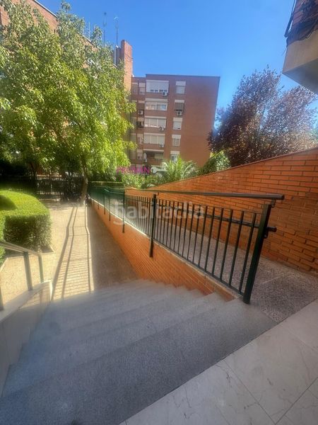 Foto 9e8c467c-e221-453d-b095-3afe32a2fd88. Piso muy amplio!! con 3 dormitorios, dos baños y cocina integrada! en Torrejón de Ardoz