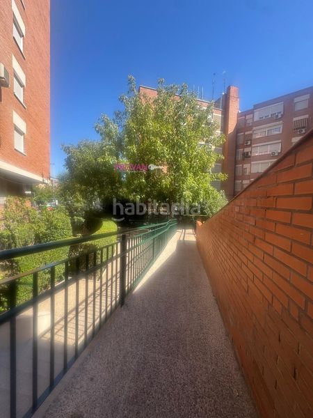 Foto b1c67b60-823f-4321-a0df-e104f26fd14d. Piso muy amplio!! con 3 dormitorios, dos baños y cocina integrada! en Torrejón de Ardoz