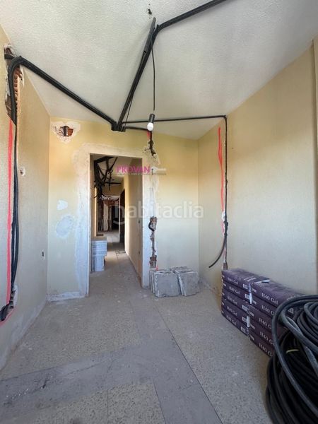 Foto c0a2f412-6d57-4b6d-afac-0a9f97c107d7. Piso muy amplio!! con 3 dormitorios, dos baños y cocina integrada! en Torrejón de Ardoz