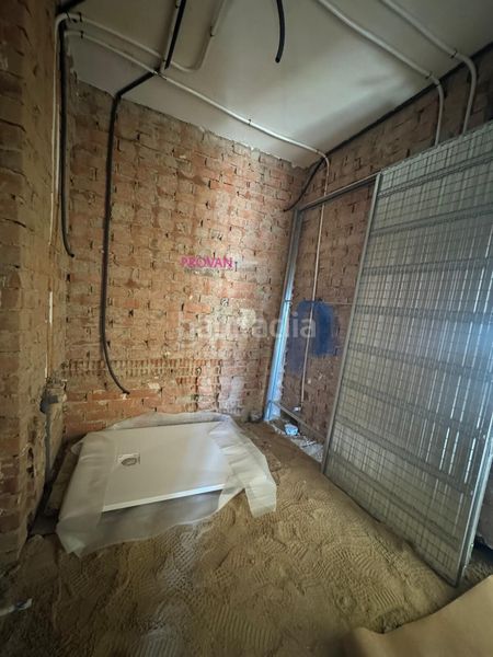 Foto e1b80a94-23b3-4eee-86f2-b0ef42291c77. Piso muy amplio!! con 3 dormitorios, dos baños y cocina integrada! en Torrejón de Ardoz