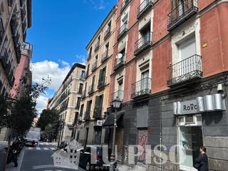Local commercial  Calle de san andrs. Local con  6 metros de fachada en ubicacion privilegiada de dist