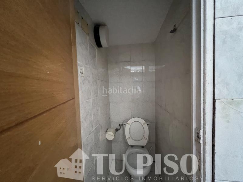 Foto 2bc1b67a-a177-40e9-b2b9-f41e0bd17481. Local comercial local con 6 metros de fachada y salida de humos en Madrid
