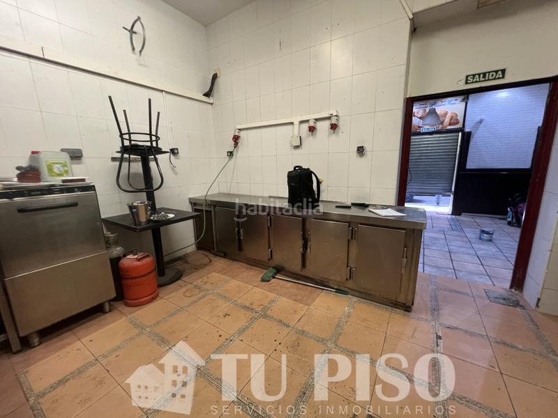 Foto 8151c789-f092-40b1-a314-ab664cb3ad12. Local comercial local con 6 metros de fachada y salida de humos en Madrid