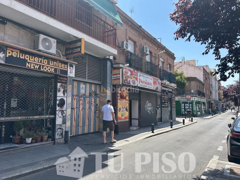 Foto f56027ea-b2bd-4952-8692-d66a3b75bce7. Local comercial local con 6 metros de fachada y salida de humos en Madrid