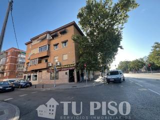 Pis  Calle carmen bordiú. Vivienda de 88m2  exterior con   3 dormitorio, baño completo y