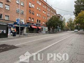 Appartement  Avenida de la albufera. Cuarta planta  reformada en su totalidad ubicada en avenida de a