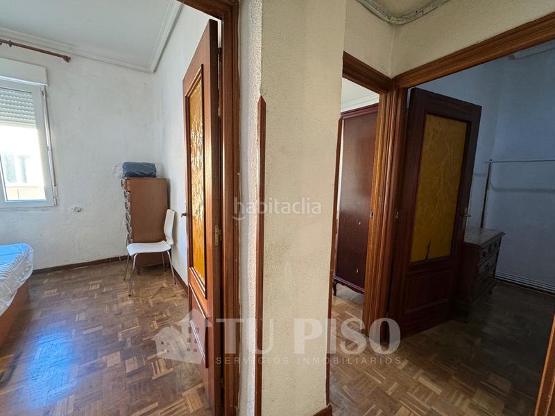 Foto f932fdbd-ac4b-4f4a-aac1-e0e37473549e. Affitto appartamento in calle de aldea del fresno 15 in Madrid