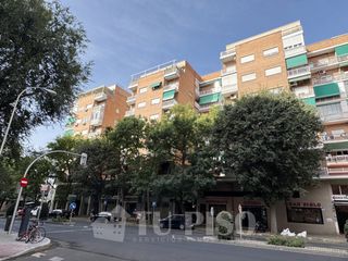 Appartement  Calle de jaime el conquistador. Piso exterior con ascensor de  3 dormitorios y dos baños.