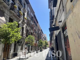 Geschäftsraum  Calle de san vicente ferrer. Local a pie de calle,  con  7 metros  de escaparate